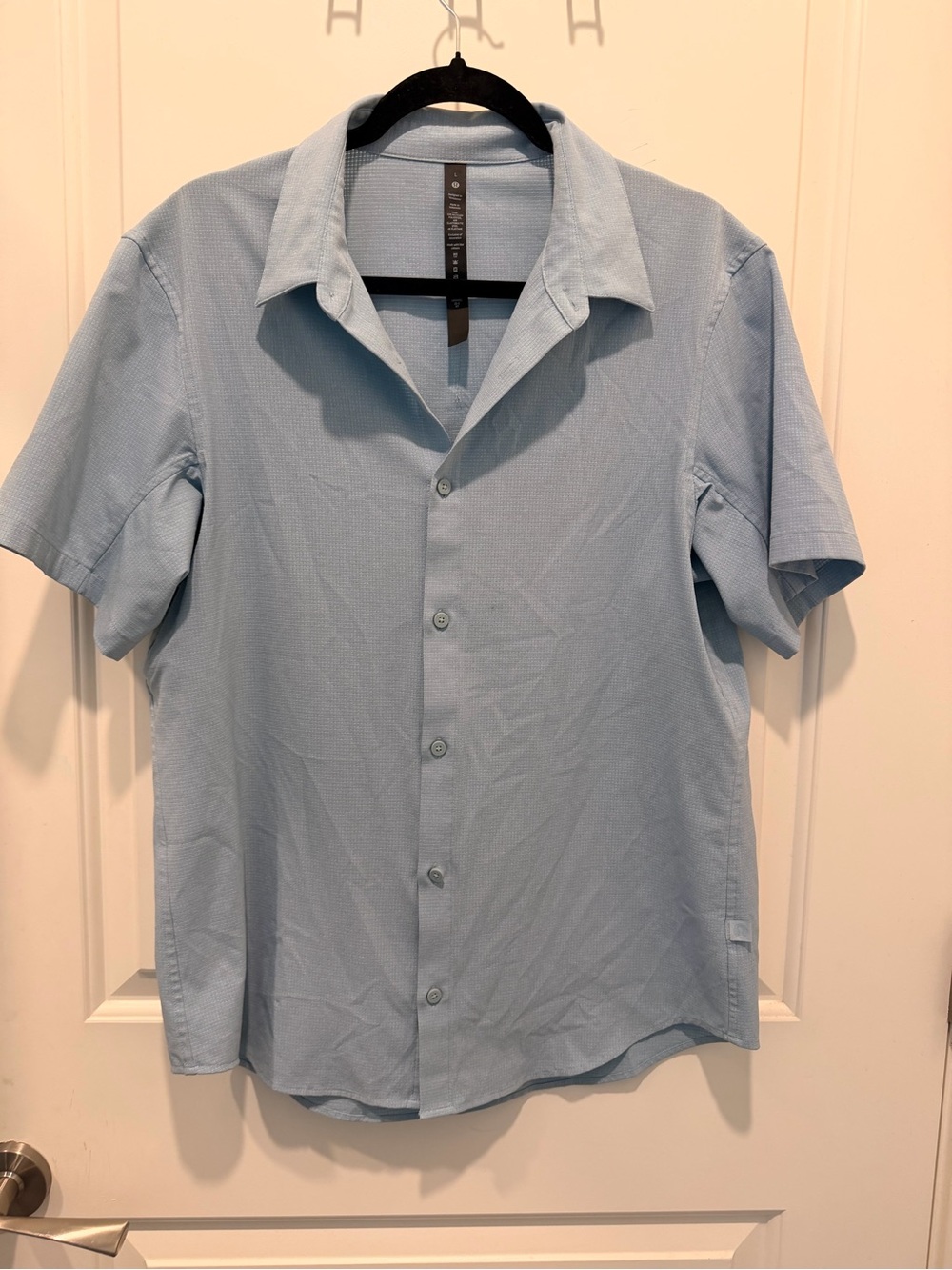 Lululemon Men's Light Blue
Short Sleeve Textured Button-Up Shirt Size L